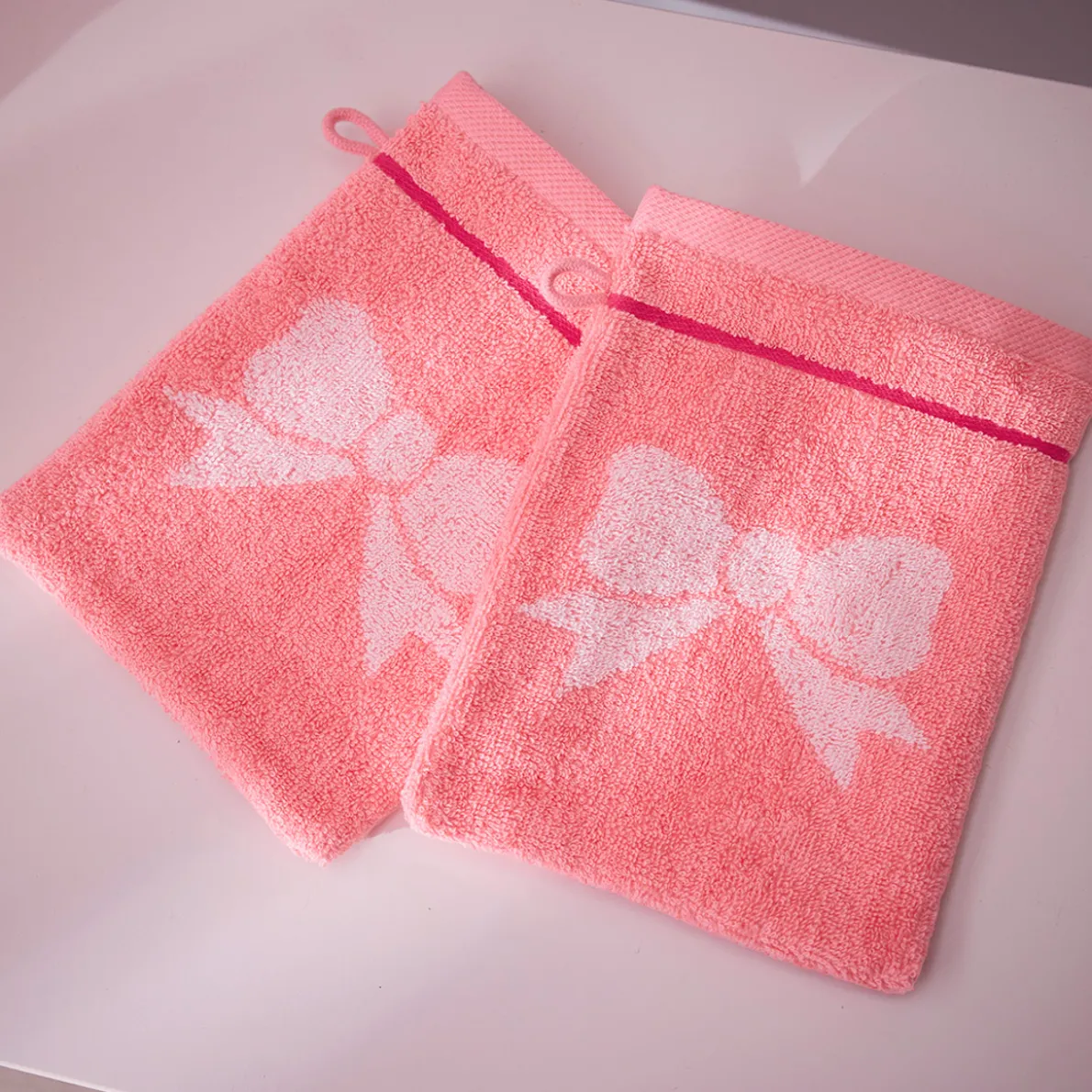 Acrobatie en folie 2 gants de toilette