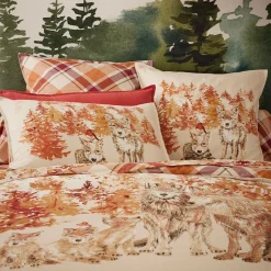 Câlins en forêt Taie d'oreiller