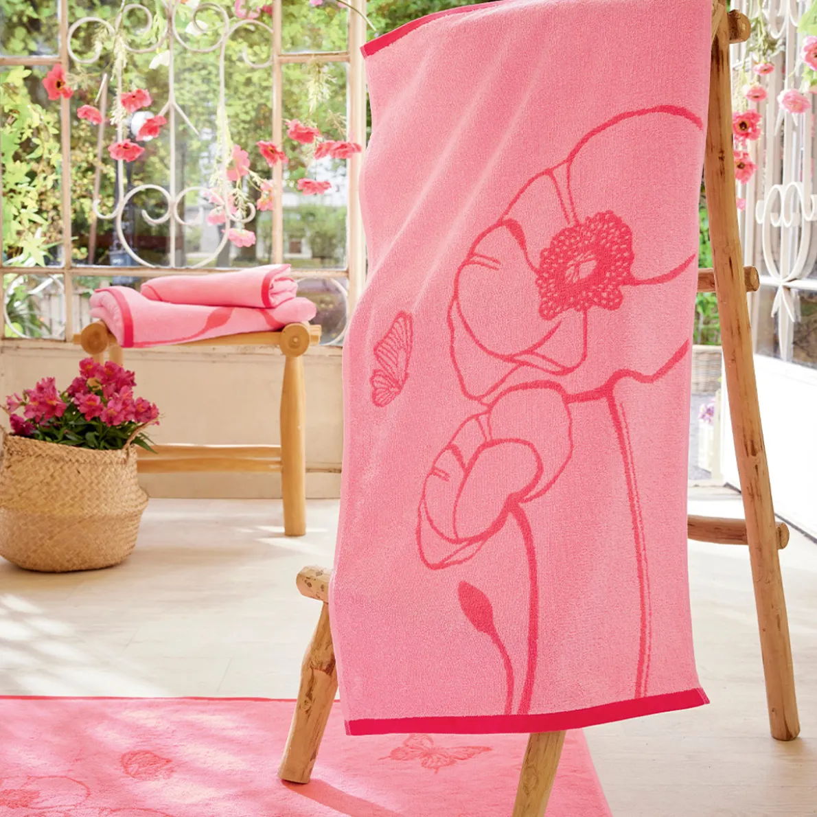 Couché dans les fleurs 2 gants de toilette
