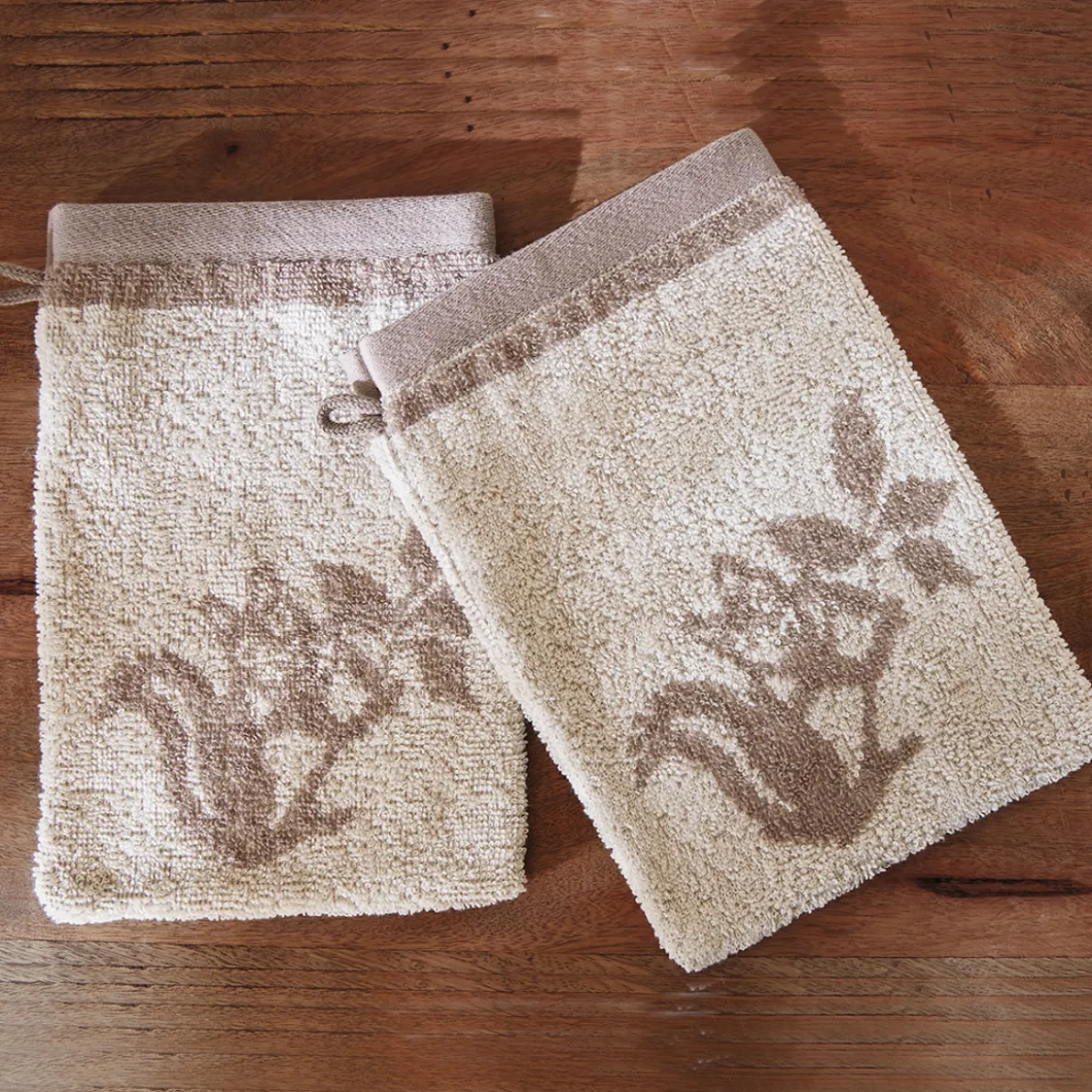 Rencontre en forêt 2 gants de toilette